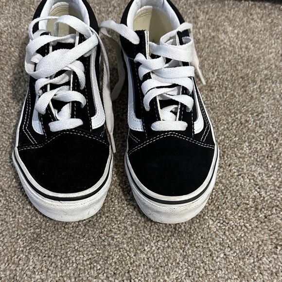 Vans Classic Black and White Low-Tops - Picture 3 of 16